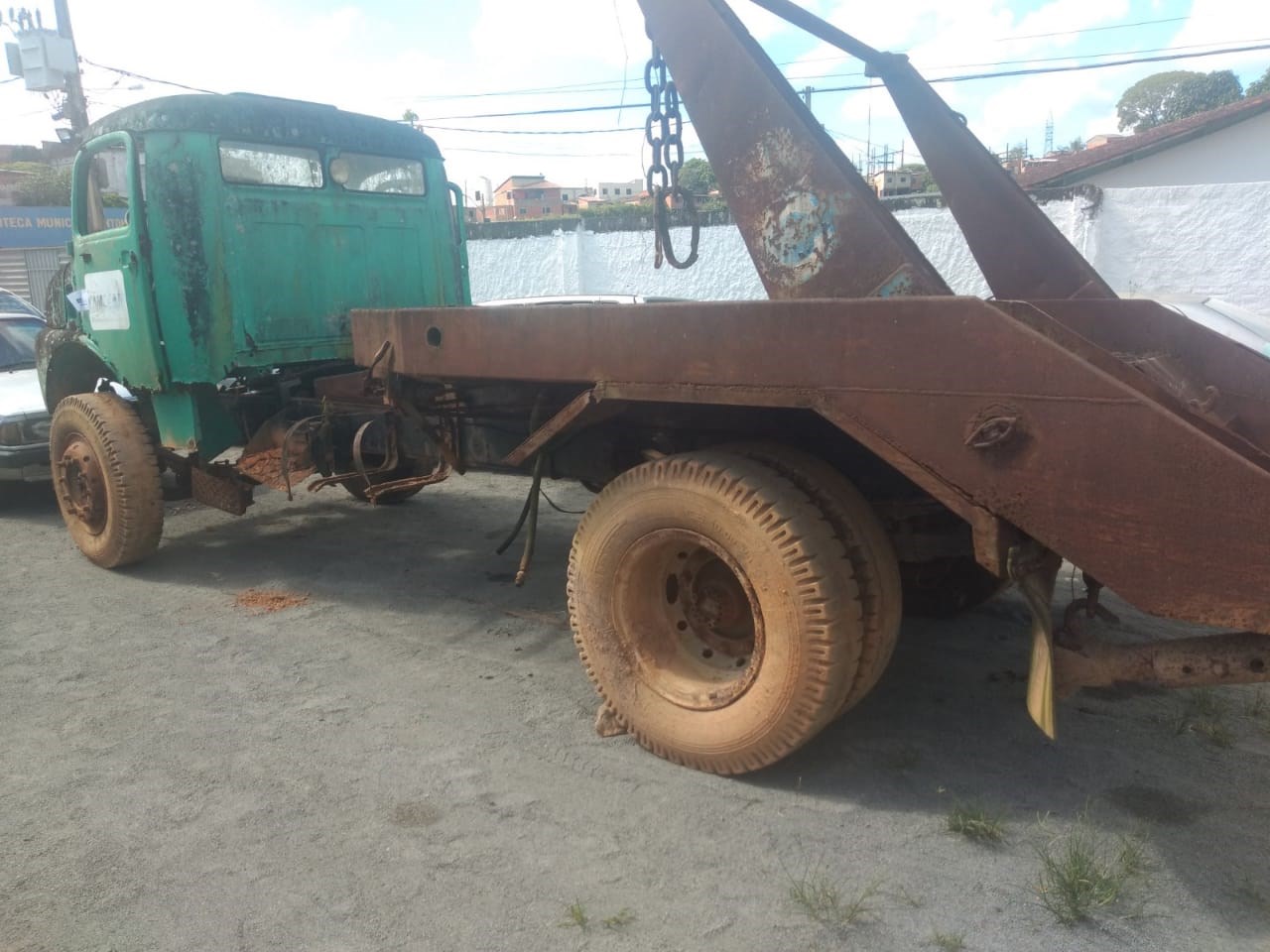 Camacã: Leilão de veículos e materiais sucateados da Prefeitura gera valor significante
